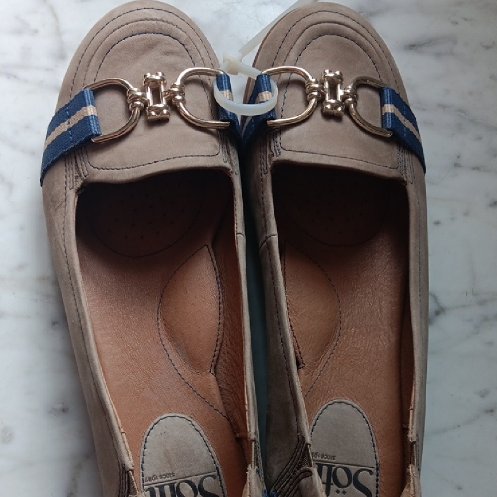 Sole Society Beige Loafers with Gold and Blue Detail
